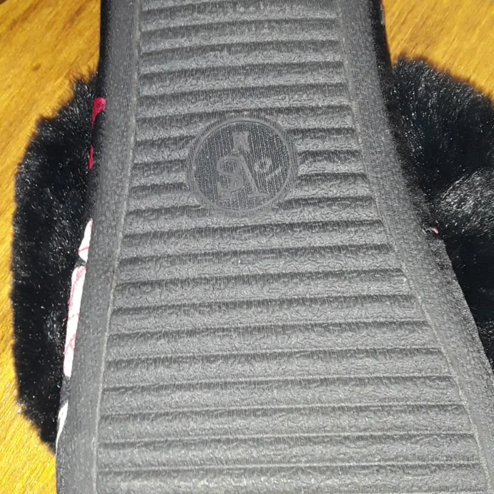 Victoria's Secret, ladies slippers - Picture 4 of 6